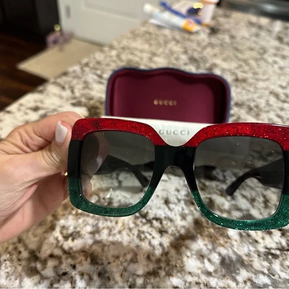 ‼️SOLD ‼️- Gucci Red and Green Designer Sunglasses - Picture 12 of 12